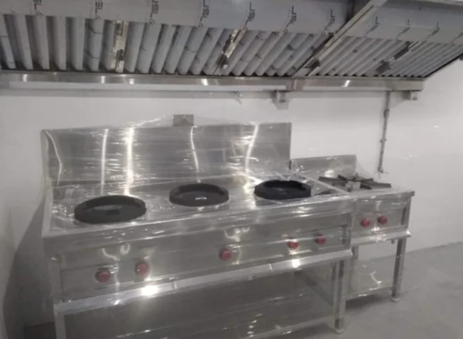 Appearance	                         ModernMaterial	                                 Stainless SteelKitchen Design	                All TypeService Location 	                NagpurColour	                                NaturalAccessories	                        Drawer BasketDelivery Charges	                YesIncepted in the year 2020 Quality Engineers is distinguished Manufacturer Offering an Enormous Consignment Of Cake Display Counter,Gas Bhatti,Working Table Counter Etc.