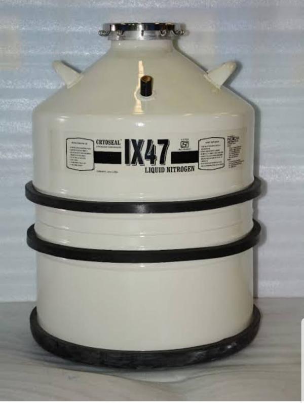 Country of Origin Made in IndiaContainer Length 530 MMBrand INOXColor WHITECapacity 47LMaterial AluminumModel:- IX-47Canisters Make:- INOX CRYOSEAL with 2 Years Warranty