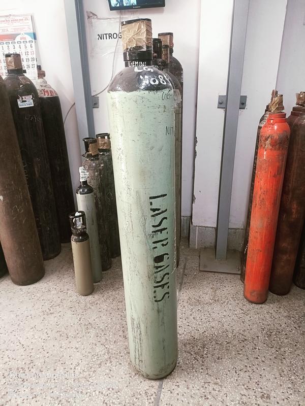 Water Capacity (Liters) - 3,5,10,47 LTR AvailableWorking Pressure	150 kgf/cm2Type of Cylinder	FilledFeature	With Flow meterCertification	ISOPurity	99.999%We are engaged in providing the best quality Industrial Oxygen Cylinder to our clients due to our vast  knowledge and expertise in this field.
