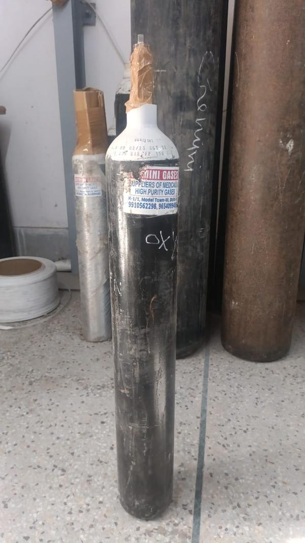 Oxygen Gas Cylinder