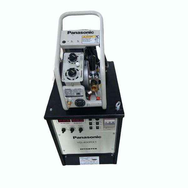 During the welding process, the pulse parameters are dynamically adjusted to keep constant arc length even when external disturbances occur(such as a changing wire extension length). As a result, the dynamic characteristics and arc stability are enhanced significantly. The uniform pulse frequency makes the welding sound softer, which greatly reduces the noise generated by welding. The strictly control on the one pulse one droplet transfer improves the welding quality and reduces the welding defects.The arc ignition adopts asynchronous curved surface acceleration control. The arc start energy is dynamically adjusted, which can quickly establish and stabilize the molten pool and improve the successful rate of arc ignition. Burn-back control utilizes controllable braking ball cancelling technology to improve the consistency of molten ball size. At the same time,the arc ignition and burn-back time are shortened, speeding up the welding cycle and improving production efficiency.