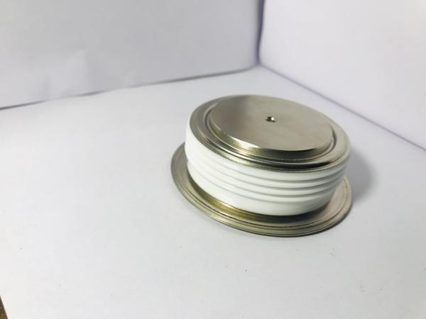 N630CH42 Phase Control Thyristor(2000 Amp- 4200 V)Dimensions - 74 mm x 47 mm x 27 mmIntroducing the N630CH42 Phase Control Thyristor by SAS Power Semiconductor Devices. Engineered for precision and durability, this thyristor is designed to meet the demands of industrial applications. With a focus on efficient power control and reliability, it ensures seamless integration into diverse systems. Trust SAS Power Semiconductor Devices for high-quality semiconductor solutions that deliver consistent performance.All variants of N630CH42 available.