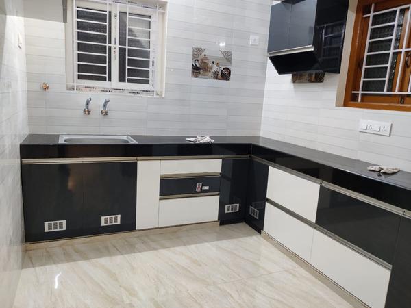 Krishna Decor is one of the most reckoned names in the area of modular kitchens, wardrobe and modular furniture. Over the last 10 years, we have successfully transformed many ordinary kitchens to modern modular kitchens in Coimbatore. We are the professionals in design, development and installations of modular kitchens and accessories. We have the wide spectrum of products to suit your design expectations and budget.