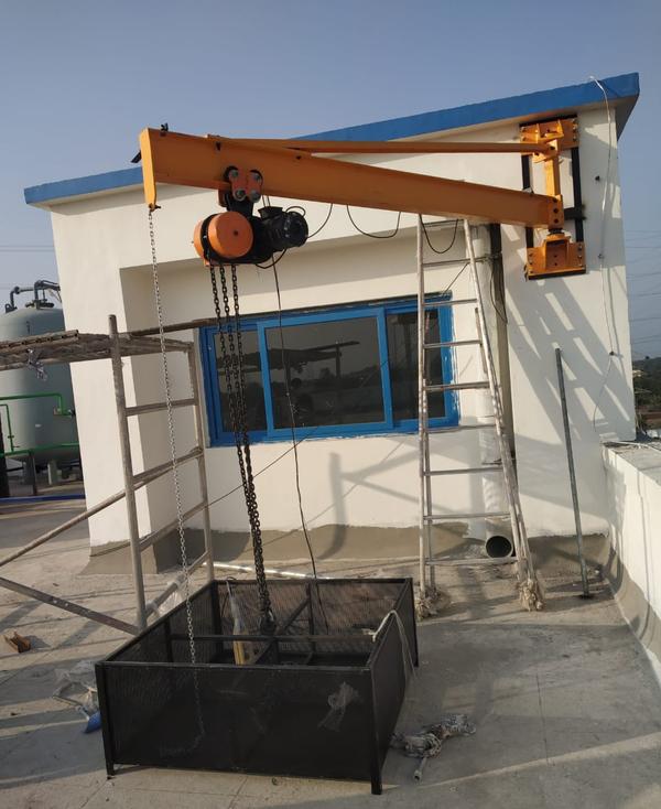 The wall mounted jib cranes do not take any floor space and do not need special foundations. The cantilever is fixed on the wall or concrete post, and the rotation can be customized. The jib cranes are widely used in workshop, storage and ports, etc.Type:BXLifting Capacity:0.25 to 10 tonLifting Height:3m to 6 tonSpan:10mWorking Duty: CLASS 2