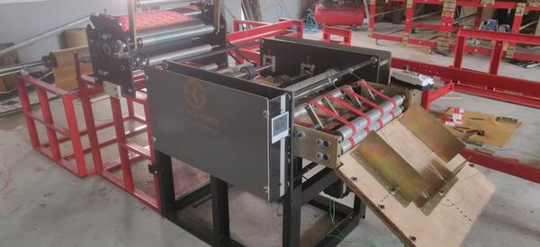 Flexo printing with 20 inch width and cutting machine its used for wrapping pizza and Burger and other food and multi purpose make notice and poster 