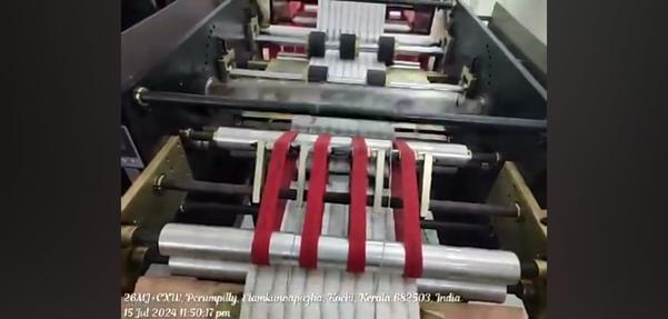 Flexo printing with 20 inch width and cutting machine its used for wrapping pizza and Burger and other food and multi purpose make notice and poster 