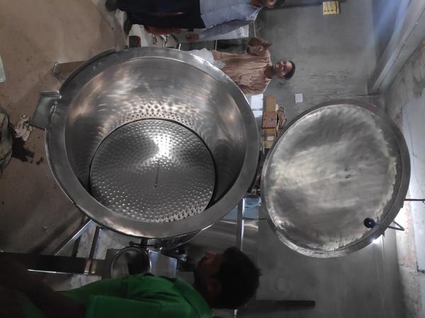 We deals in Tilting boiling pan