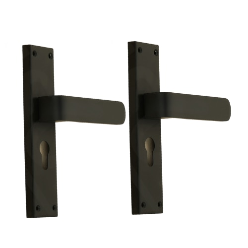 Enhance your doors with our Elegant Stainless Steel Door Handle Set. Crafted with a focus on simplicity and durability, this handle set is designed to complement any interior style while providing a comfortable grip and long-lasting performance.Our handles are not just about looks; they are built to last. With a design that prioritizes both aesthetics and functionality, you can trust that our handles will remain a stylish feature in your home for years to come.Key Features:Superior Quality: Made from premium stainless steel, these handles are built to withstand daily use while maintaining their sleek appearance.Timeless Design: The clean, smooth surface of these handles offers a classic look that seamlessly fits into both modern and traditional decor.Complete Set: This product includes two handles, perfect for a complete door installation. Each set comes with a comprehensive fitting kit, ensuring a hassle-free setup.Elegant Finish: The polished finish adds a touch of sophistication to your doors, making them stand out in any room.