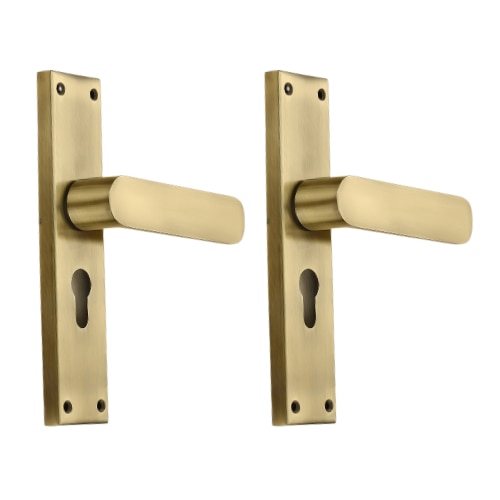Enhance your doors with our Elegant Stainless Steel Door Handle Set. Crafted with a focus on simplicity and durability, this handle set is designed to complement any interior style while providing a comfortable grip and long-lasting performance.Our handles are not just about looks; they are built to last. With a design that prioritizes both aesthetics and functionality, you can trust that our handles will remain a stylish feature in your home for years to come.Key Features:Superior Quality: Made from premium stainless steel, these handles are built to withstand daily use while maintaining their sleek appearance.Timeless Design: The clean, smooth surface of these handles offers a classic look that seamlessly fits into both modern and traditional decor.Complete Set: This product includes two handles, perfect for a complete door installation. Each set comes with a comprehensive fitting kit, ensuring a hassle-free setup.Elegant Finish: The polished finish adds a touch of sophistication to your doors, making them stand out in any room.