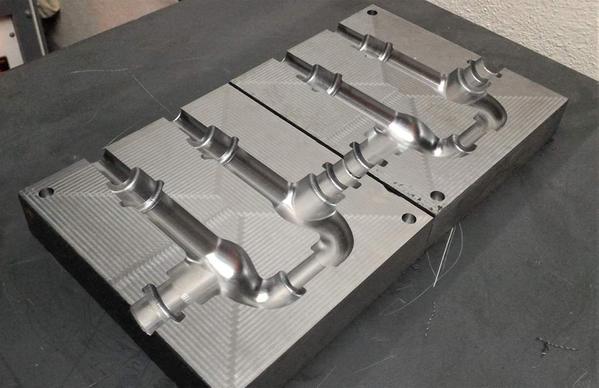 zink die casting mold manufacturers we have complete tool Room for mold manufacturing.