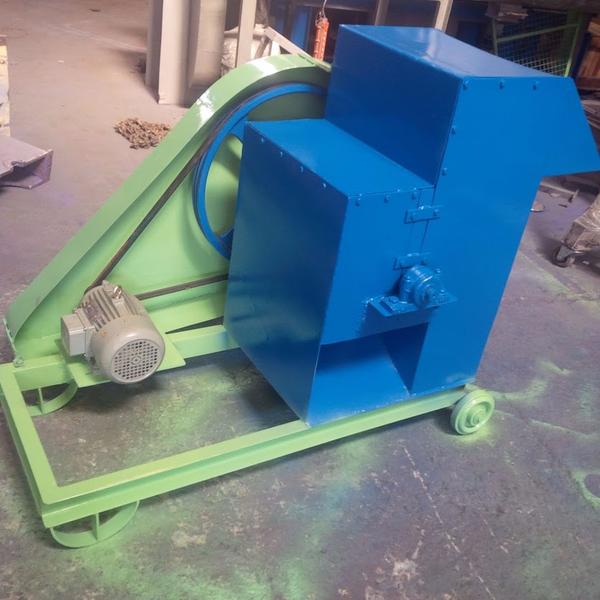 A commercial ice crusher machine is designed to produce crushed ice in large quantities, which is useful in various businesses like bars, restaurants, and cafés. When choosing a commercial ice crusher machine, consider these key factors:Capacity: Look at the amount of ice the machine can crush per hour or day. This should match your business’s needs.Type of Ice: Some machines are designed to crush different types of ice, such as nugget, cube, or flake ice. Choose one based on the type of ice you use most frequently.Size and Space: Commercial ice crushers come in various sizes. Ensure you have enough space for the machine in your kitchen or bar area.Durability: Look for machines made from high-quality materials like stainless steel, which can withstand the demands of a commercial setting.Ease of Cleaning: Since ice crushers deal with water and ice, a machine that’s easy to clean and maintain is crucial to ensure hygiene and longevity.Power and Efficiency: Check the machine's power consumption and efficiency. Efficient machines can save on energy costs.Noise Level: Some machines can be quite noisy, so consider the noise level if your business environment requires a quieter operation.Price and Warranty: Compare prices and check the warranty to ensure you’re getting good value and support in case of any issues. by Shree Mona Fabricators
