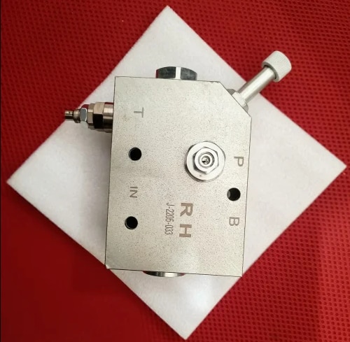 FDV Pressure Valve
Material Stainless Steel
Valve Size up to 4 inch
Usage/Application Oil
Pressure High Pressure
Surface Finish Polished
Country of Origin Made in India
Flow divider valve for backhoe loader breaker assembly. Product material is stainless steel. Product is used to reduce the pressure.