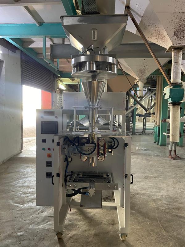 Full Pneumatic Collar Type High Speed Volumetric Cup Filler Machine for Pulses Pouch Packaging up to 1 Kg.