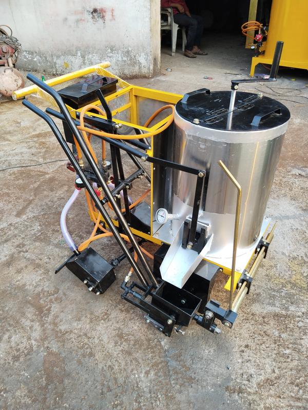 SS Tank 100 Kg CapacityMarking skirt Su 100mm and 150mm with dispenser boxGlass Bid Hopper 13 Kg CapacityInform temperature 300 DigreeCommercial Gas SystemMarking Pointar