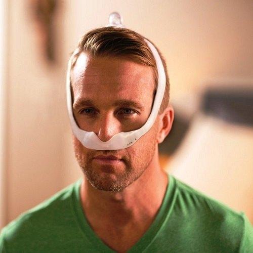 Dreamwear Nasal Mask‘s unique design offers one mask with three cushion size options – nasal, to give patients the ability to choose the interface that works best for them. Like wearing nothing at all · No more nose hose · Under-the-nose cushion · Soft silicone frame designed for excellent fit and comfort · Innovative design 