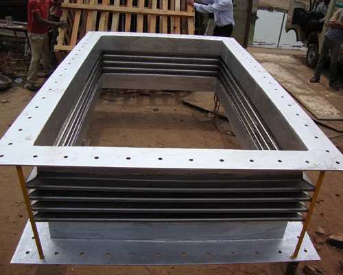 Rectangular metal expansion joints