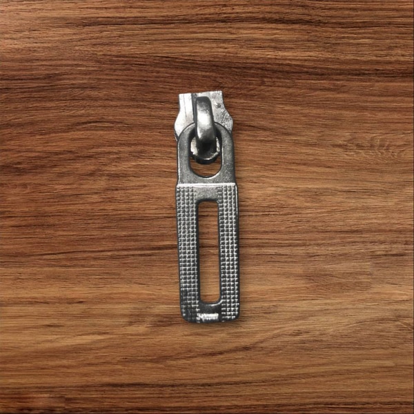THIS PRODUCT HAVE GREAT FINISHING.THIS IS AVAILABLE IN NICKEL, BLACK NICKEL AND GOLDEN & CAN BE CUSTOMIZED IN ALL COLOURS AND SIZES.