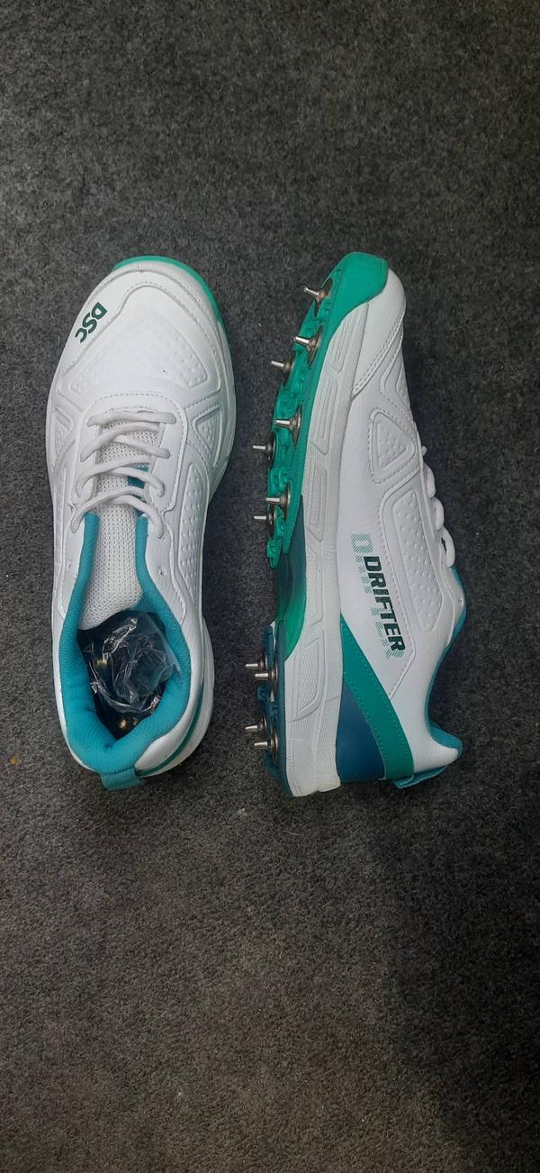 Cricket Spike shoes