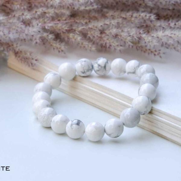 Howlite is a wonderful crystal for balancing the disturbed mind. It relieves the stress and help in having a balance both at physical level as well as emotional aspect. The cooling aspect helps in easing the burning sensations owing to stress thus also helping in dealing with issues like ulcers, skin rashes etc. It helps in being peaceful and relaxed.Additional Information:8mm genuine gemstone beads Strung on durable stretchy cord Unisex Sizing Stone colors may vary Shipping time 5 working days minimum