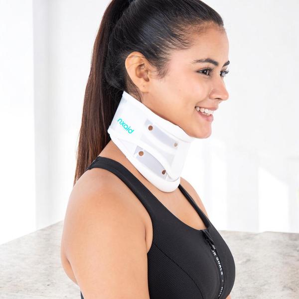 A firm immobilization of the neck to empower your recovery Silent Features-The Two-piece Hight adjustable design ensures a customized fitPre-formed air ventilation holes ensure proper air circulationMade of high-quality PE sheet is easily washable and provides perfect immobilization of the neck Adjustable extended Velcro closure for easier applicationBenefits-Provides rigid support to your neckIntended to help provide support to necks suffering from injuries like whiplash, pinched nervesAdjustable height for the perfect fitThe smooth padded edges feel smooth against your skinRecommended for-Post-trauma, including whiplashPost-surgery useLong term useRheumatoid arthritisOsteoarthritisGeneral neck painSprainsStrains
