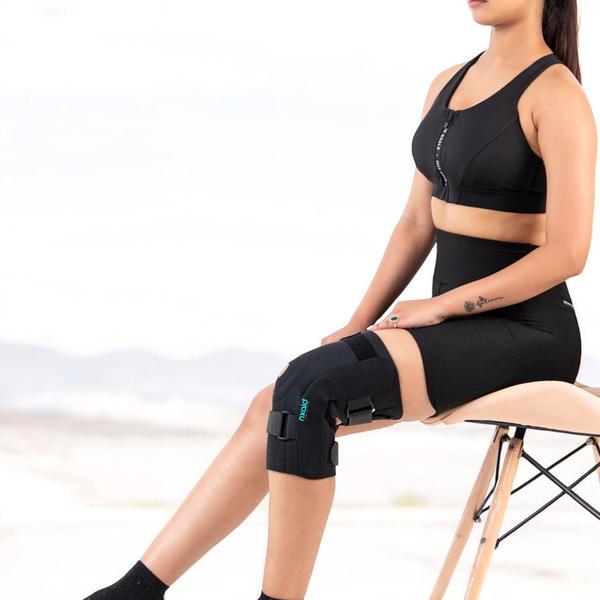 Provides perfect support and partial immobilization to the knee joint without restricting knee movement Silent Features-Made of high-quality neoprene materialSupport and help to recover from the knee injuriesIdeal for patella conditions, sprains and strainsAreas of enhanced thickness for added protectionDual-action hinges mimic the knee jointBenefits-Can be worn on either leg for convenienceDual action hinges maintain the natural knee movementOpen knee patella thickness gives additional protectionHook loop closures ensure the custom fit of the braceRecommended for-Patella tracking dysfunctionModerate to severe cruciate and collateral ligament strainsInstabilityBursitisMeniscus injuriesArthritic pain