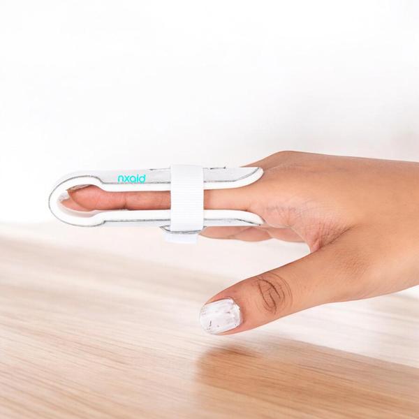 Supports injured or fractured fingers and empowers your recoverySilent Features-Coated aluminium body for perfect supportEthafoam lining ensures comfortHook-loop fasteners for intact applicationRecommended for-Injured figure post operatedrecuperating fingerburnt finger fracture