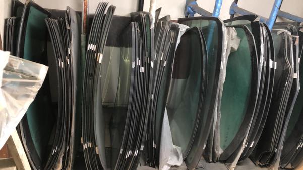 Commercial vehicle glass