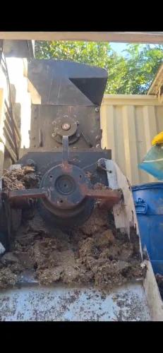 Single Shaft Chicken Waste Shredding And Dewatering Machine In Coimbatore | Craft Shredders We are engaged in offering a wide range of Single Shaft Chicken Waste Shredding And Dewatering Machine to our clients. Our range of all products is widely appreciated by our clients.