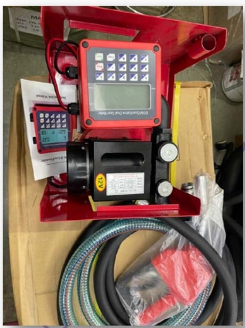 Rated Power: 550W Voltage: 12V/24V DC Max.Pump rate: 0-70L/min Self-priming height: 10-15 mtr Fuel Meter Make:- Preset meter Thread size: 3/4'' or 25mm Pipe size will fit : 3/4'' flexible For 4mtrNo Load Speed: 2800r/min Lift Distance : 10-15 mtr Outlet Hose :- Automatic Nozzel Cable Length: 2m Weight approx : 14kg