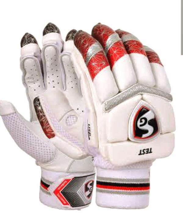 DescriptionCotton filled finger rolls.High density foam reinforcement for higher protection.Sponge-padded polyurethane back for better fit and comfort.Palm made from Premium Quality leather.Extra finger protection reinforced with a thermoplastic polyurethane insert in the first two fingers of the lead hand.Three-piece sidebars on lead hand.Leather tabs on fingertips.Size:Junior: 155-165 MMYouth: 165-175 MMAdult: 180-200 MMQuantity: One Pair / (Two) 2 Numbers