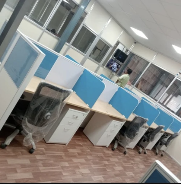 Rectangular Wooden Office Workstation With 3Drawer pedestal