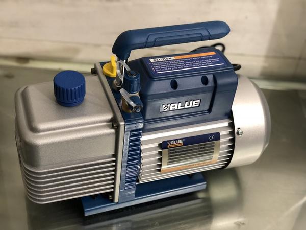 This Value vacuum pump TF-VE245N SV measure up with the prescribed quality, security and eco-standards.The Dual Stage Vacuum Pump Value TF-VE215N was built under the ISO 9001 - CE Certifcation and are compliant to Directive 2002/95/EC -Restriction of the Use of certain Hazardous Susbstances in Electrical and Electronic Equipement (RoHS).