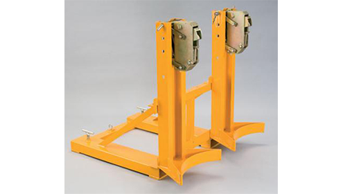 Double Parrot Beak Attachment Manufacturer & Suppliers in Ahmedabad, Gujarat, India | STACKER'S & MOVER'S Co. Ltd. The Double Steel Drum Lifter is designed for lifting and transporting two steel drums simultaneously with ease. It has a high capacity of up to 720kg (360kg per drum), making it perfect for handling large, heavy-duty loads. This lifter is compatible with 30 or 55-gallon steel drums, offering flexibility for various drum sizes. Built with robust construction for durability and safety, it ensures efficient drum handling in industrial environments.Product Specifications:Capacity: 720kg (360kg per drum)Drum Type: Double Steel DrumDrum Size: 2 x 30 or 55 GallonsWeight: 105kgIdeal for safe and efficient handling of heavy steel drums.Call Us For More Information.