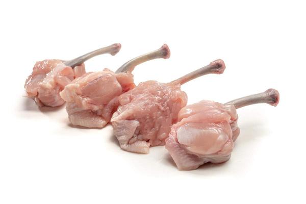 With high meat to bone ratio, our incredibly delectable chicken lollipops are hand cut with utmost precision. Made from chicken wings, they are a perfect balance of a crisp outside and rich, moist meat.