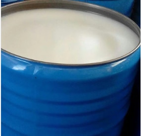 Petroleum Jelly is used as base for ointments, personal care, veterinary and other pharmaceutical and cosmetic applications.Product is offered in HDPE Drums / Steel Drums / IBC and bulk Flexi bags or ISO tanks.