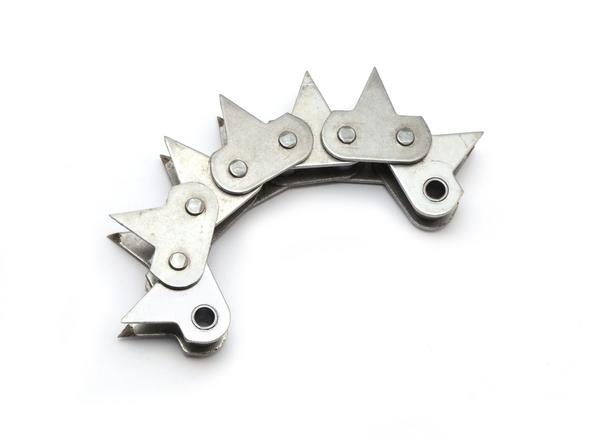 STICKER CHAINQuest solid bushings provide a smoother, more cylindrical inside surface for greater wear life. All chain components are heat treated to achieve greater durability and extended chain life. Can be supplied in matched pairs for optimal performance per customer application. Solid rollers enhance rotation on the bushings while reducing impact loads on the sprocket tooth.