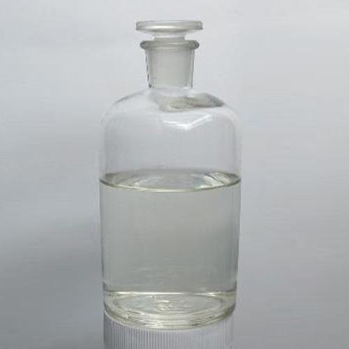 Isoamyl alcohol is a colorless liquid with a strong odor that has many uses, including as a solvent, in fragrances, and in food. 