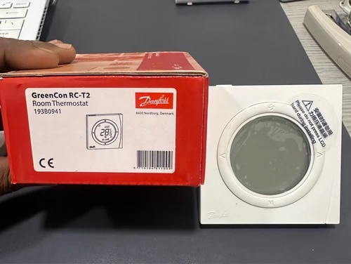 The GreenCon on/off room thermostats are used for room temperature control in fan coil units cooling and heating systems. By controlling room temperature in accordance with the temperature desired by the user, the room thermostats provide optimal energy savings while upholding and ensure optimal thermal comfort in the room.The product controls the operating state of the terminal system by means of a built-in temperature sensor that detects temperature changes in the room. GreenCon’s advanced programmable features allow maximum energy efficiency without comprising on interior comfort