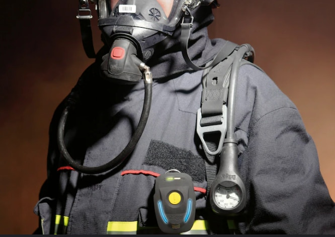 Dräger Bodyguard® 1000Designed to protect life by alerting the team when a wearer becomes motionless or distressed, the Dräger Bodyguard® 1000 emits clear and distinctive signals and alarms to ensure quick and effective recognition, even in the worst environmental conditions.