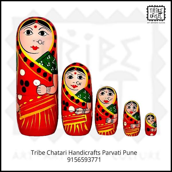 Wooden painted Nesting doll set