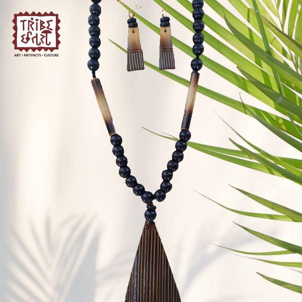 Go ethnic with this handmade bamboo tribal jewelry set created by West Bengal Santal tribal artisans. Jewelry crafted from bamboo and inspired by the adornments of Bengali tribal women from Birbhum district. This bamboo jewelry is globally valued and demanded for their stylish designs. Light, pretty, great for anytime wear.