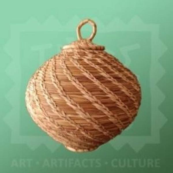 Sabai grass or Eulaliopsis binata is a type of wild grass that grows in the forest fringe areas of West Bengal and Odisha. A tough fibre, the Sabai Grass is easy to work with, light, and can be dyed easily. The handmade Sabai products come in various styles from planters, storage baskets, fruit baskets and boxes to mats, coasters, handbags, wall décor, and even furniture. These intricately hand-woven products are naturally made, hence making them eco-friendly and environmentally sustainable. The products are durable and long-lasting, and so they’re definitely a value for money. Most Sabai made items retain their natural yellow ochre/whitish color, but these days, with the rising popularity of these handmade articles, natural and vegetable dyes are used by the artisans to color the Sabai strands and add a splash of color to the products. Azo-free dyes are also used sometimes, to elevate the look of the items. What’s important is that not only are the products attractive to look at, they’re also non-toxic and eco-friendly