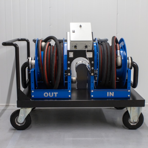 Company that performs the service of cyclic filtration, in tanks for generators in ‘data centre’, to remove solid impurities, the presence of water and prevent the growth of bacteria.The customer has difficulties in accessing the exact location of the fuel tanks. He needs equipment that is mobile and with reels to reach the tank.Solution provided:Equipment mounted on a metal platform with two fixed and two mobile wheels.2 hose reels with 20 metres of 1.5 inch hose, for the outward and return journeys.Transfer pump at 150 lpm3 FG-300 filter units. First filter of 50 micron, second filter of 15 micron water absorbent. Final filter of 5 micron water absorbent.Time programmer to filter cyclically at programmed times or manually.With this equipment and carrying out constant filtration, we ensure the maximum quality of the fuel, without the presence of water or solid impurities, ensuring that the fuel can generate possible breakdowns to the electric generator of the data centre.