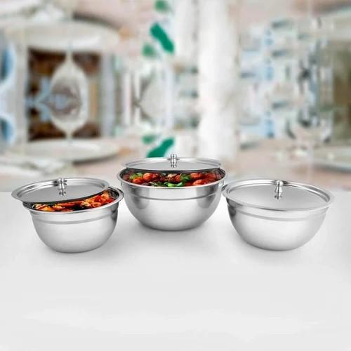 Sri Nataraja Metals, Madurai, offers a premium 3-Piece Stainless Steel Serving Bowl Set, perfect for serving meals with elegance and durability. Made from high-quality Stainless Steel, this set is ideal for daily use and special occasions. Explore our wide range of Stainless Steel Utensils, Cookware, and Kitchenware at the best prices. Shop now for superior quality and style!Product Details:Material : Stainless SteelSet Of 3 PieceColor : SilverShape : RoundSize : 500 Ml (Capacity)Pattern : PlainCountry of Origin : Made in India