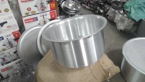 Sri Nataraja Metals, Madurai, offers a premium Aluminium Biryani Handi, designed for durability, even heat distribution, and authentic cooking. Made from high-quality Aluminium, it is perfect for preparing delicious biryanis, gravies, and traditional dishes in homes, hotels, and restaurants. Explore our wide range of Aluminium and Stainless Steel Cookware, Kitchenware, and Utility Products at the best prices. Shop now for superior quality and craftsmanship!Product Details:Capacity: 6 LitreMaterial: AluminiumHandle Material: AluminiumColor: SilverSurface Finish: Metal FinishShape : Circle