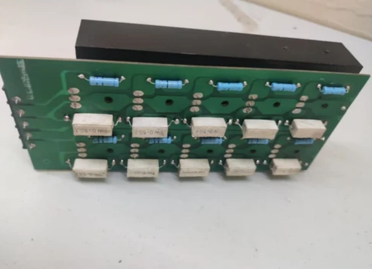 Material	PVC And Cast IronSize	9x5 Inch (LxW)Usage	Use In Ultrasonic Welding MachineFrequency	50 HzCurrent	2 AVoltage	220 VIt is a bank of transistors that are used to drive the ultrasonic transducer. The bank is designed to operate at a frequency of 1 MHz and is used in conjunction with a counter that counts the number of cycles of the ultrasonic wave. 