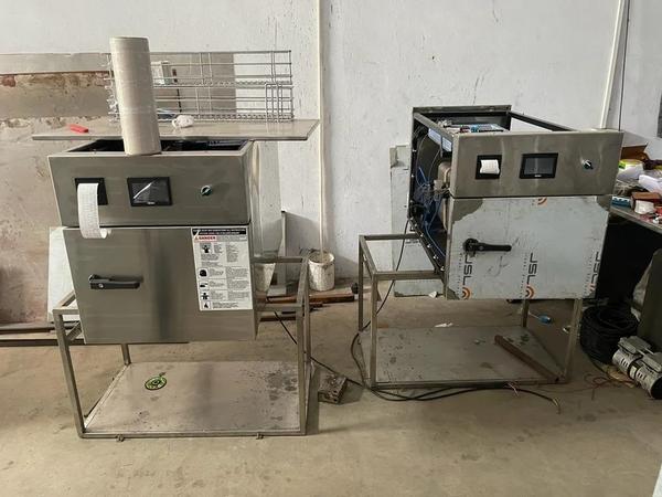 Capacity	200 litreMaterial	Stainless SteelAutomation Grade	Fully AutomaticProduct Phase	Three PhaseVoltage	440 VUsage/Application	Used in laboratory