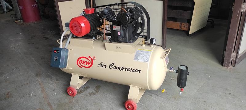 Model- D34Bore & Stroke: 3’’ & 1.75’’ x 2.75’’Cylinder : DoubleRPM : 750Flow Rate : 9.79 CFM Max. Working Pressure: 175 PSIG (12.3 KG/CM2) Motor Power Required: 3 HP Air Receiver Tank Capacity (in Liter): (200)Power Source: AC Single/ Three PhaseCountry of Origin : Made in India