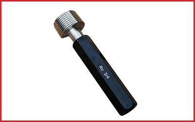 The BSPT (British Standard Pipe Taper) thread gauge is a precision measurement tool used to check the accuracy and conformance of threaded fittings. It is specifically designed for verifying the authenticity and functionality of pipe threads in various industries.The BSPT gauge is an essential tool used for measuring the accuracy and quality of National Pipe Taper (NPT) threads. NPT threads are commonly found in pipe fittings and connections and have a taper of 1:16, which allows for a tight and reliable seal. The gauge is specifically designed to inspect the pitch diameter, taper, and thread angle of an NPT thread.