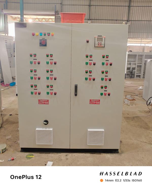 A RTPFC (Real-Time Power Factor Correction) panel is an electrical panel that automatically corrects the power factor in a system, typically using static thyristor switches or similar technology. Unlike traditional APFC (Automatic Power Factor Correction) panels which rely on contactors, RTPFC panels offer faster switching speeds, typically in milliseconds, allowing for more precise and reactive power factor correction.